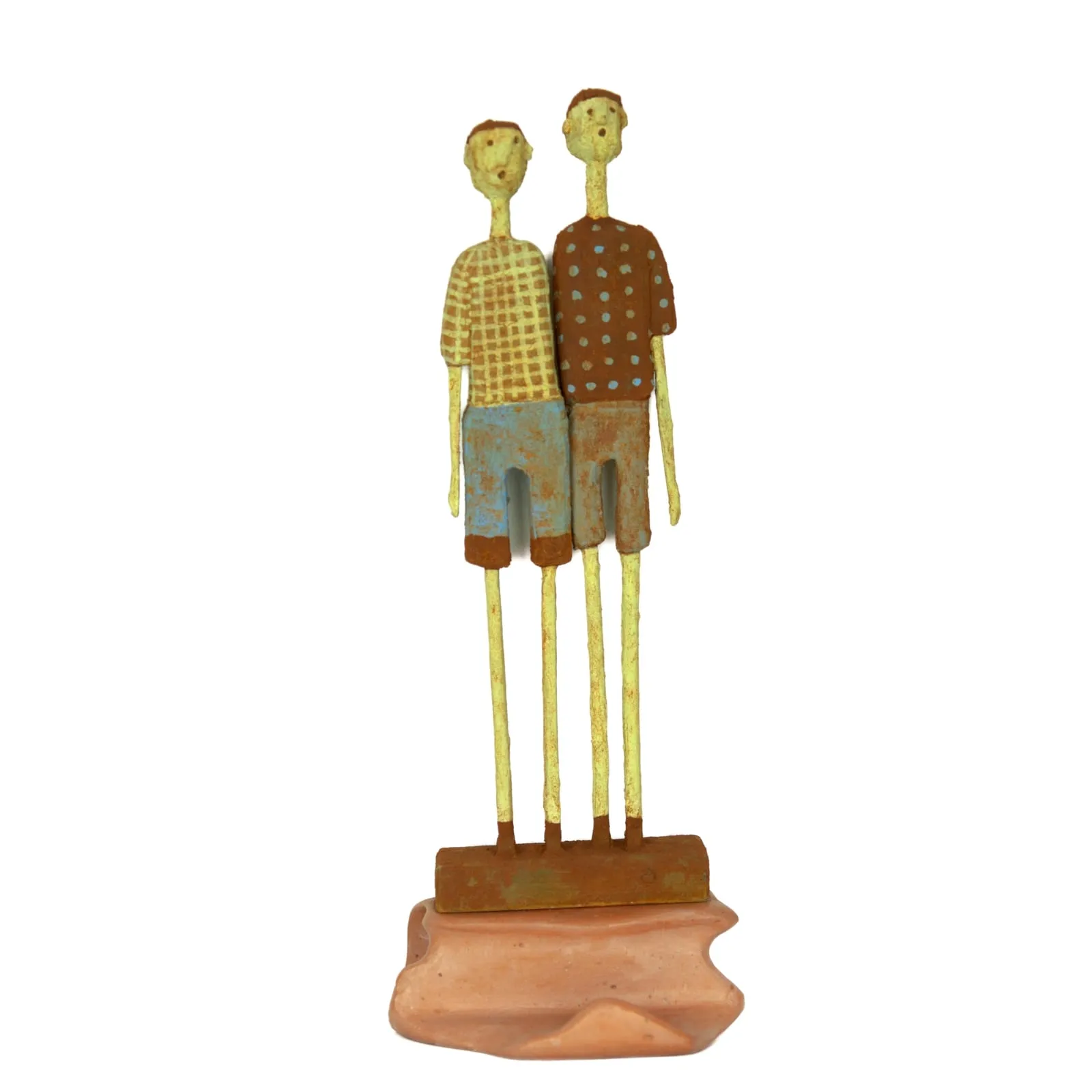 Niños sobre ladrillo